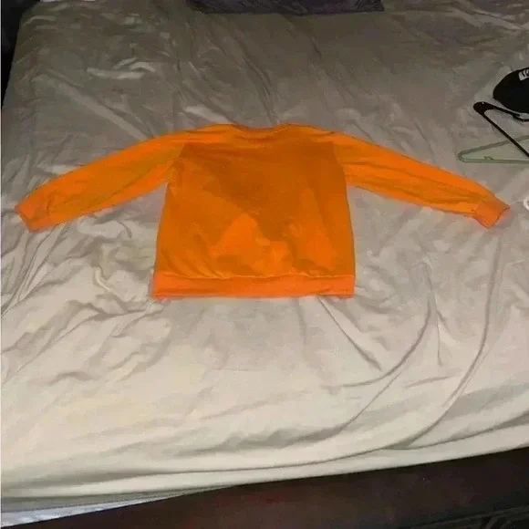 Hocus pocus sweater - Picture 3 of 3